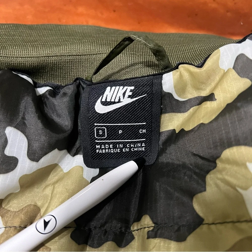 Nike NSW Insulated Long Varsity Bomber Jacket Green Camo Orange  Jacket small